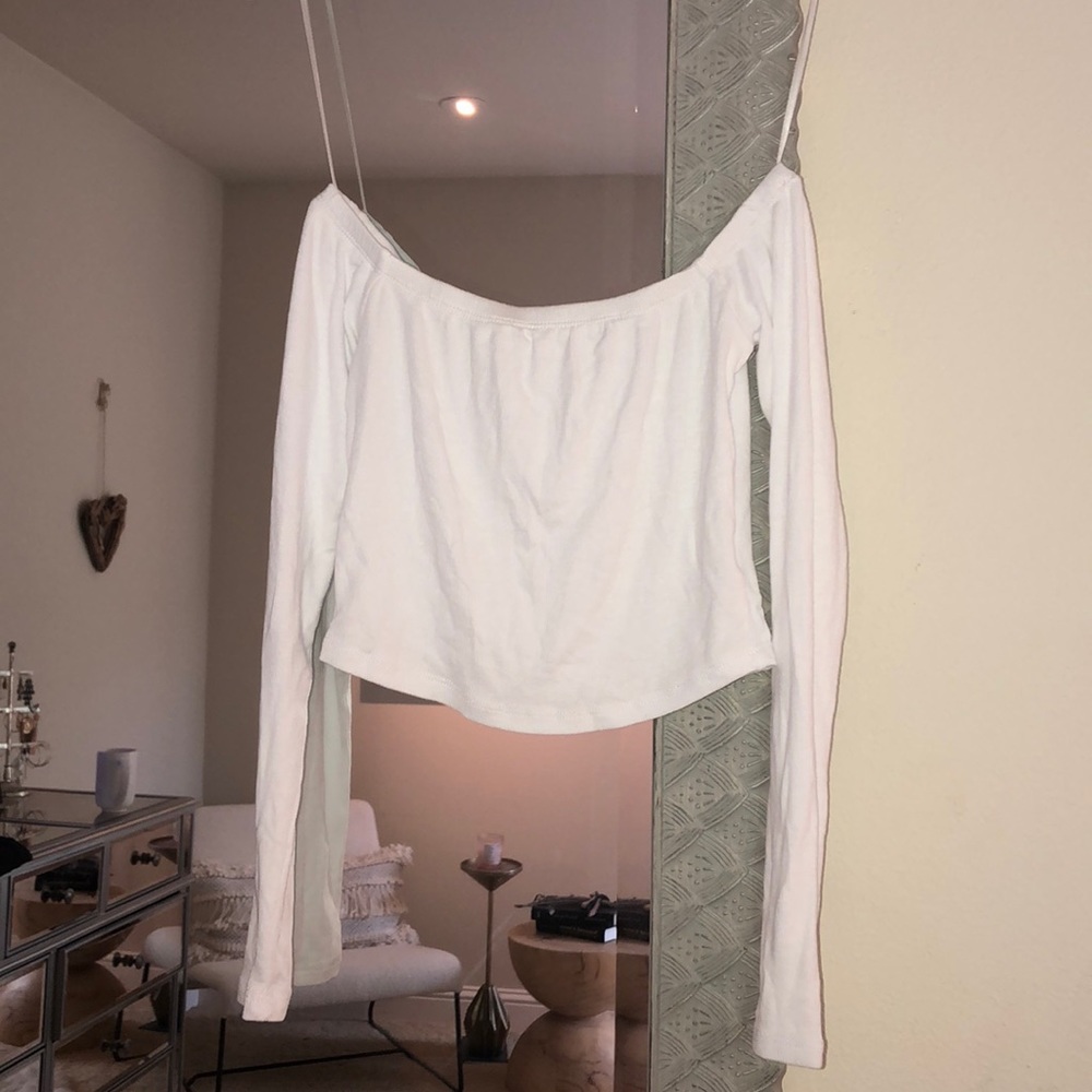 Off the shoulder long sleeve